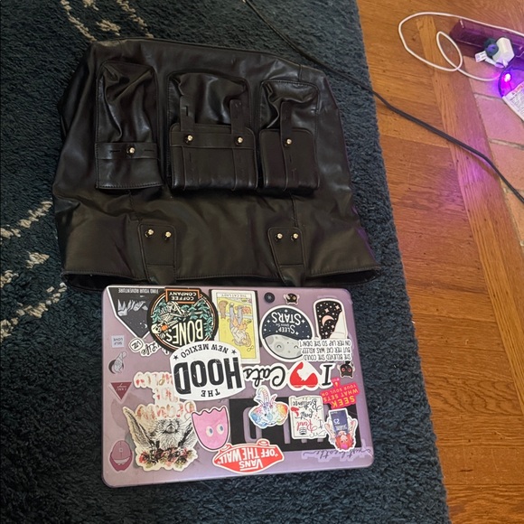 Big Buddha tote. Black. Tons of pockets outside & inside. - Picture 6 of 6